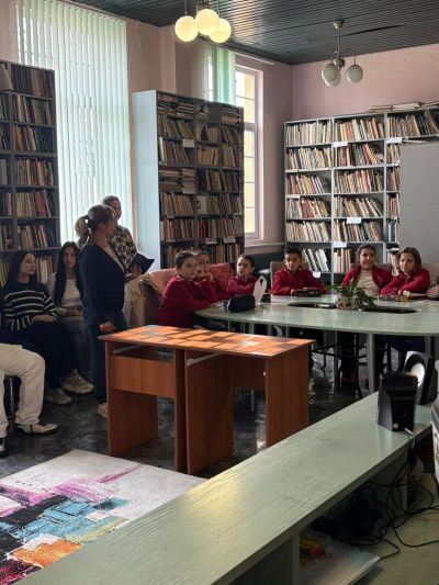 “Стъпала на знанието“ – поредна инициатива на 11. а клас от ПГЛПТ в рамките на проект „Иновативно училище: Работа с институции“