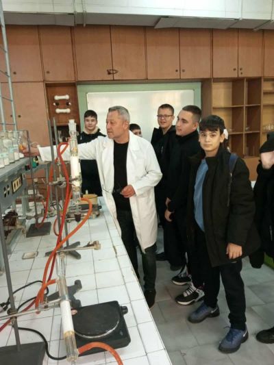 Ученици от ПХГ „Св. Св. Кирил и Методий“ се запознаха с академичната среда на Бургаския държавен университет