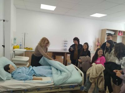 Ученици от ПХГ „Св. Св. Кирил и Методий“ се запознаха с академичната среда на Бургаския държавен университет