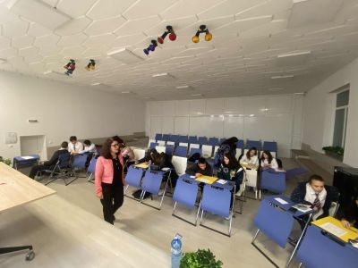 Деветокласници от ПГЛПТ отбелязаха Международния ден на младежта