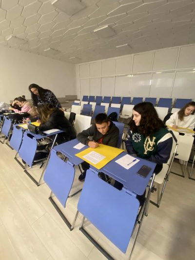 Деветокласници от ПГЛПТ отбелязаха Международния ден на младежта