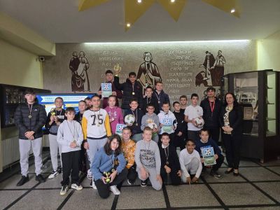 Шестокласниците са шампиони в училищното първенство по футбол на ОУ “Св. Паисий Хилендарски“ / Новини от Казанлък