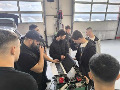 ПГ по транспорт и транспортен мениджмънт – Казанлък започна работа по проект „Модернизиране на професионалното образование и обучение“