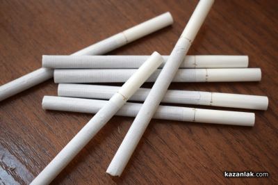 Откриха и иззеха 500 кутии с цигари без бандерол при проверка на автомобил  / Новини от Казанлък