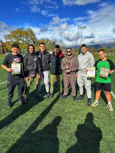 Отборът на ПХГ „Св. Св. Кирил и Методий“ - Казанлък е първенец в ученическите игри по футбол