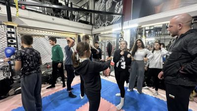 Над 40 ученици от ОУ „Георги Кирков“ се включиха в инициативата „Спорт срещу агресия“ в Казанлък