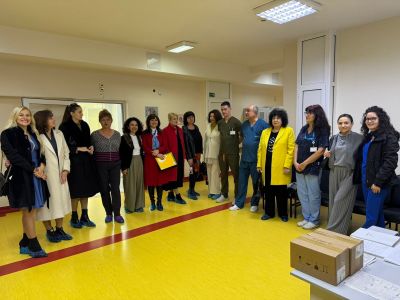 Дамите от Инър Уийл клуб Казанлък и Стара Загора с дарение към неонатологията в МБАЛ „Проф. д-р Стоян Киркович“ / Новини от Казанлък