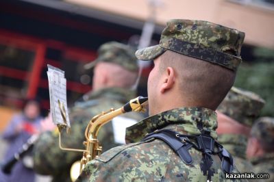 Военният духов оркестър на 61-ва механизирана бригада изнесе концерт в Казанлък по повод празника на Сухопътните войски