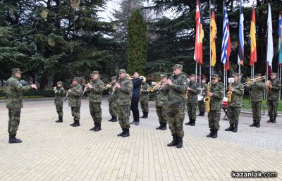 Военният духов оркестър с концерт в Казанлък 