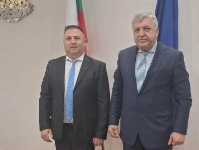 Кметът Бесоолу се срещна с министъра на околната среда и водите / Новини от Казанлък