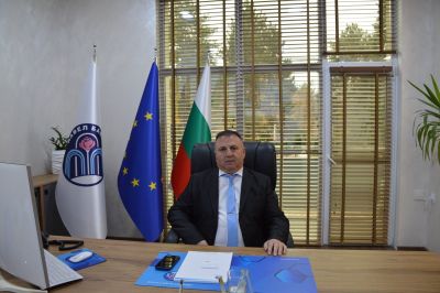 Иса Бесоолу: Дарявам заплатата си по убеждение и със сърце в полза на пенсионерите  / Новини от Казанлък