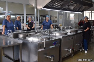 10 години доверие: “Кухня-майка“ осигурява ежедневно хранене за 2600 деца в община Казанлък