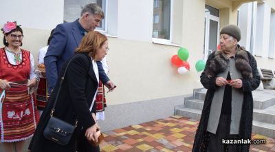 Обновената сграда на НЧ „Възродена Искра – 2000“ в Казанлък отвори официално врати