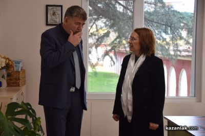 Обновената сграда на НЧ „Възродена Искра – 2000“ в Казанлък отвори официално врати