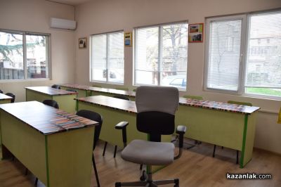 Обновената сграда на НЧ „Възродена Искра – 2000“ в Казанлък отвори официално врати