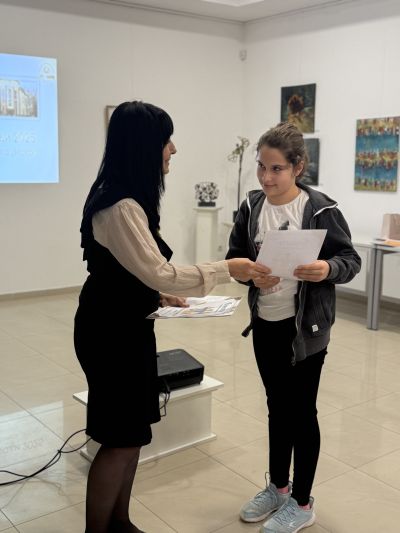 Общинска библиотека „Искра“ - Казанлък връчи годишните си награди 