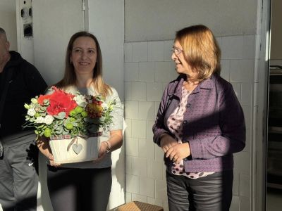 Галина Стоянова към служителите на ОП “Кухня-майка“: “Благодаря ви за десет години грижа за децата на Казанлък!“