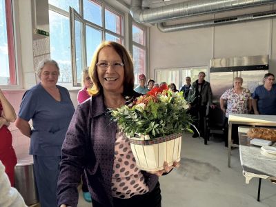 Галина Стоянова към служителите на ОП “Кухня-майка“: “Благодаря ви за десет години грижа за децата на Казанлък!“