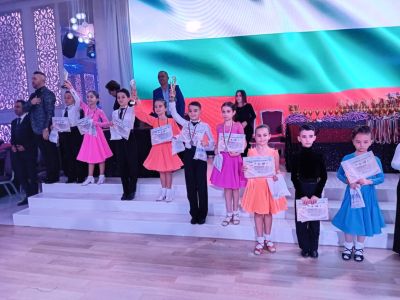 Силно представяне на танцьорите от КСТ “Роза“ на държавното в Пловдив  / Новини от Казанлък