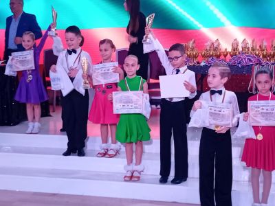 Силно представяне на танцьорите от КСТ “Роза“ на държавното в Пловдив 