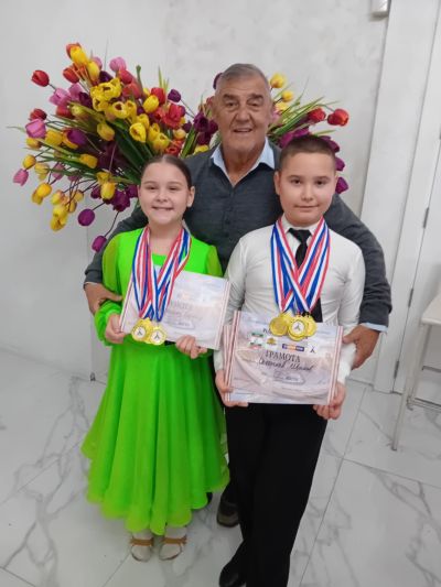 Силно представяне на танцьорите от КСТ “Роза“ на държавното в Пловдив 