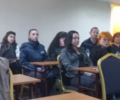 Сдружение “Жените на Казанлък“ постави началото на 16-дневна кампания срещу насилието