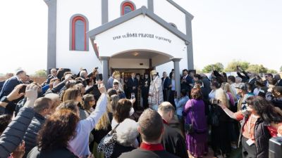 Митрополит Киприан води българската църковна делегация, отпътувала за Република Южна Африка  / Новини от Казанлък