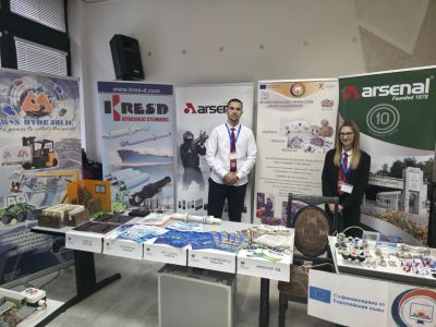 ПГ „Иван Хаджиенов“ представи своя модел за успешно дуално обучение на форума „Парад на професиите“ в Стара Загора