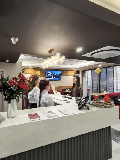 Ученици на ПГЛПТ практикуват бъдещата си професия в 14 местни фирми