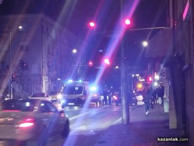Катастрофа затруднява движението на централно кръстовище в Казанлък