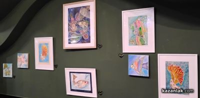 Утвърдени художници и млади таланти от Казанлък представиха съвместна изложба, посветена на Никулден