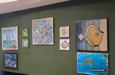 Утвърдени художници и млади таланти от Казанлък представиха съвместна изложба, посветена на Никулден