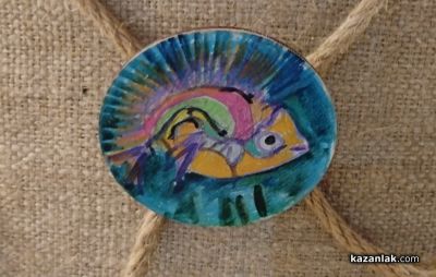 Утвърдени художници и млади таланти от Казанлък представиха съвместна изложба, посветена на Никулден