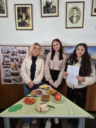 Ученици и учители от ПХГ „Св. Св. Кирил и Методий“ отбелязаха Деня на здравословното хранене с богата програма