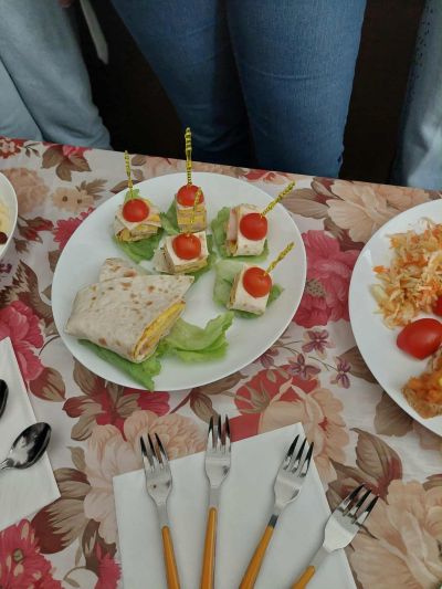 Ученици и учители от ПХГ „Св. Св. Кирил и Методий“ отбелязаха Деня на здравословното хранене с богата програма