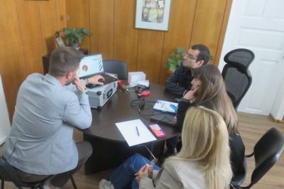 Представители на Националния доверителен екофонд осъществиха работна визита в Хуманитарната гимназия в Казанлък 