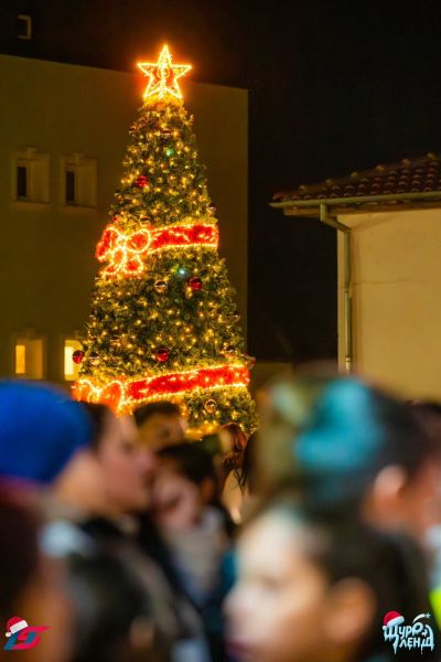 Гурково грейна в коледно вълшебство: Смях,  светлини и магия от Щуроленд