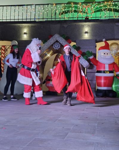 Гурково грейна в коледно вълшебство: Смях,  светлини и магия от Щуроленд