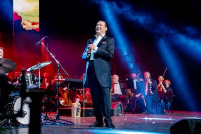 Васил Петров празнува 30 години на сцената в Казанлък на 16 декември