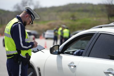 Задържаха водач на „БМВ“ край Мъглиж с чужд регистрационен номер и след употреба на наркотици / Новини от Казанлък