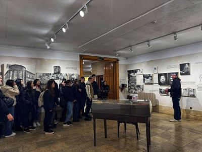 Десетокласници от ПХГ „Св. Св. Кирил и Методий“ посетиха музей “Чудомир“ по повод Деня на четенето 