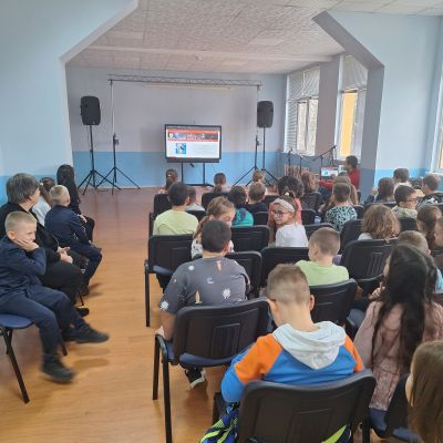 Планинският спасител Младен Гайтанджиев гостува в ОУ „Георги Кирков“ по повод Международния ден на доброволеца