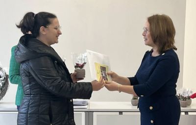 Топъл старт на новия живот: Община Казанлък подпомогна родители на 16 новородени бебета / Новини от Казанлък