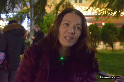 Мирен граждански протест на централния площад в Казанлък с искане за оставка на правителството 