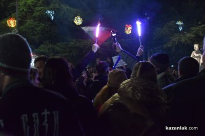 Мирен граждански протест на централния площад в Казанлък с искане за оставка на правителството 