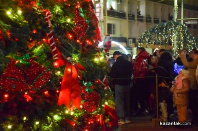 Коледния дух завладява и Енина / Новини от Казанлък