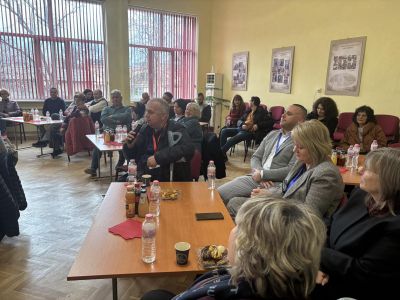 Уникална среща събра в ПГ “Иван Хаджиенов“ възпитаници на вековното училище, избрали да се посветят на учителската професия