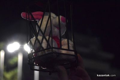 Мирен граждански протест на централния площад в Казанлък с искане за оставка на правителството 