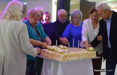 Казанлък отпразнува 50-годишната любов на 68 семейни двойки  / Новини от Казанлък