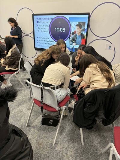 Ученици от Хуманитарната гимназия в Казанлък посетиха Британския съвет в София